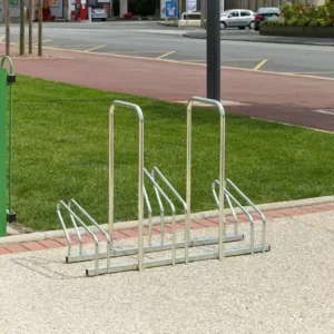 Râtelier 3 vélos sur 2 niveaux avec 2 arceaux antivol